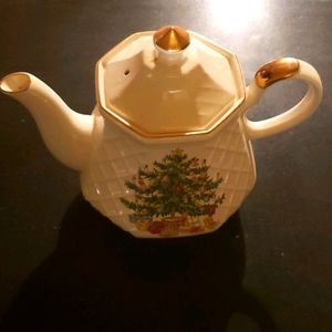 🎄Vintage Christmas Teapot🎄